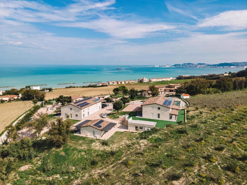 Agriturismo Il Colle Dei Lecci 安科纳 外观 照片