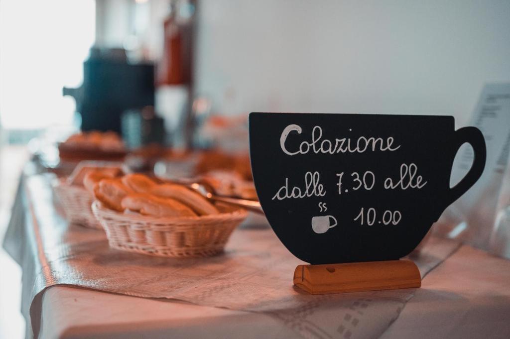 Agriturismo Il Colle Dei Lecci 安科纳 外观 照片