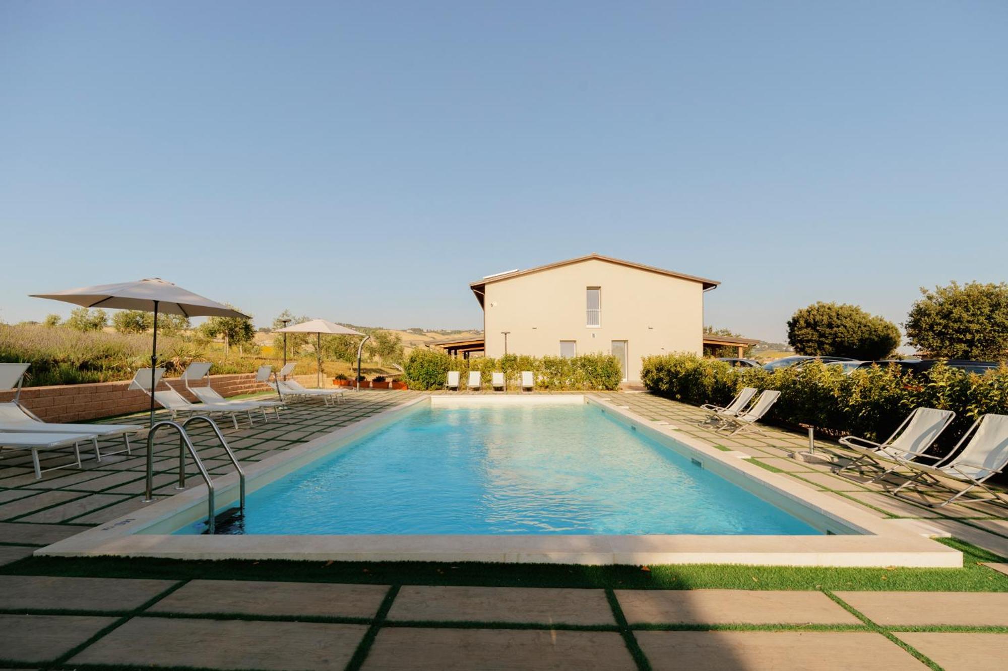 Agriturismo Il Colle Dei Lecci 安科纳 外观 照片